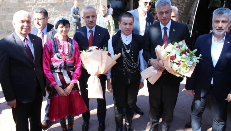 Ulaştırma ve Altyapı Bakanı Abdulkadir Uraloğlu, Gazze’deki Vahşete Tepki Gösterdi