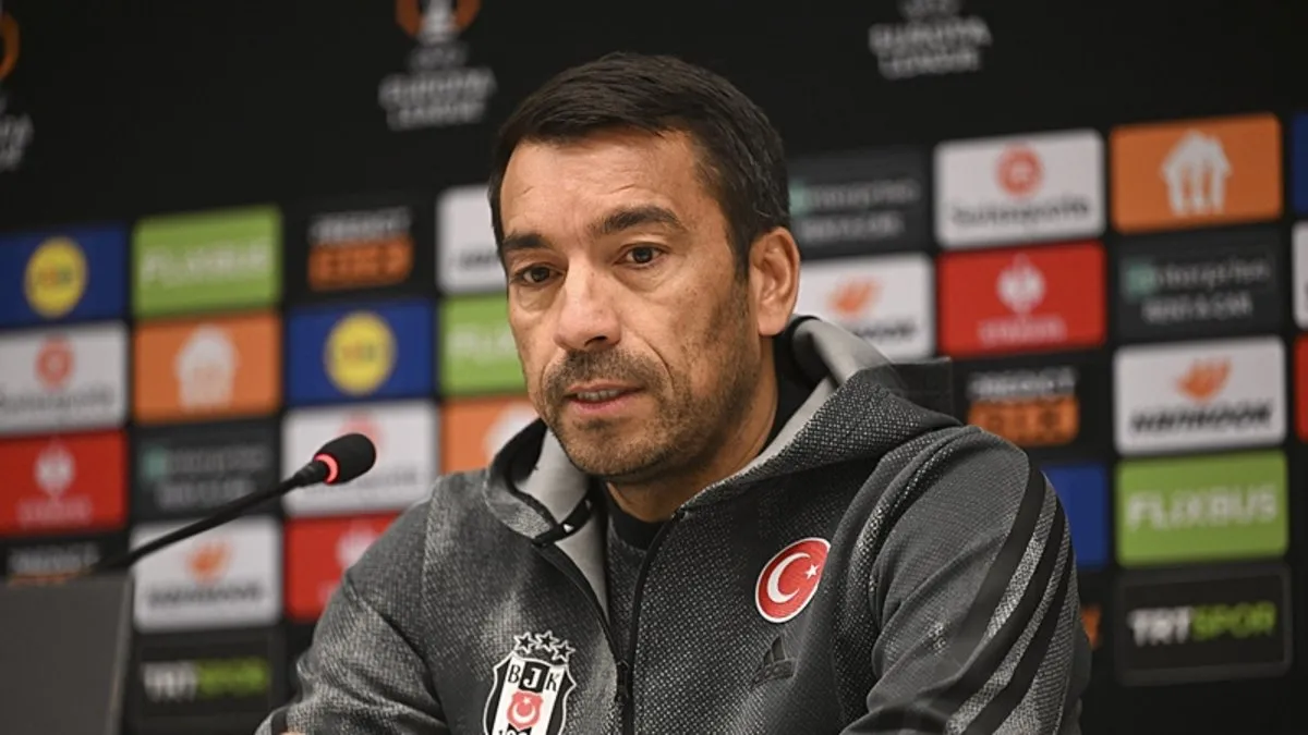 Giovanni van Bronckhorst açıkladı: “Zor günler geçiriyoruz”