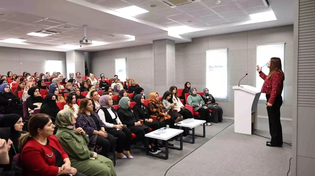 Sultangazi Belediyesi’nden Kadına Yönelik Şiddetle Mücadele Etkinlikleri