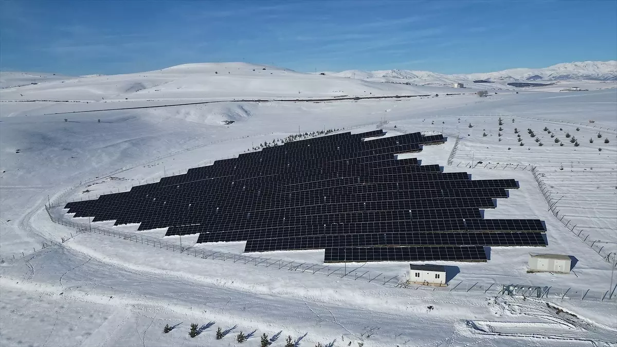 Bayburt Üniversitesi’nde Güneş Enerjisi Santrali