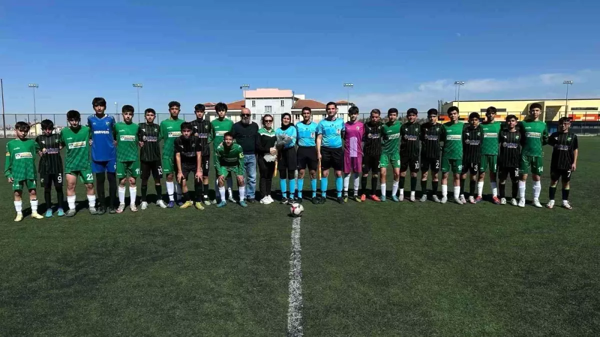 Dünya Kadınlar Günü, U15 Ligi’nde Kutlandı